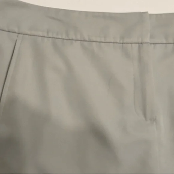 Izod 18” Golf Skort in Light Gray 16 - Picture 2 of 7